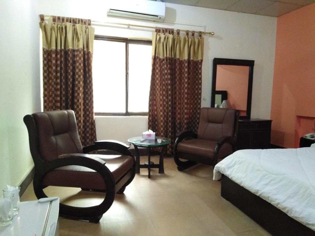 Amyl'S Garden Guest House Islamabad Bagian luar foto
